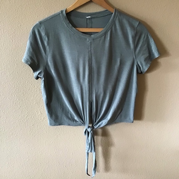 Lululemon Tie Olive Green Crop Top (S) - Picture 1 of 3
